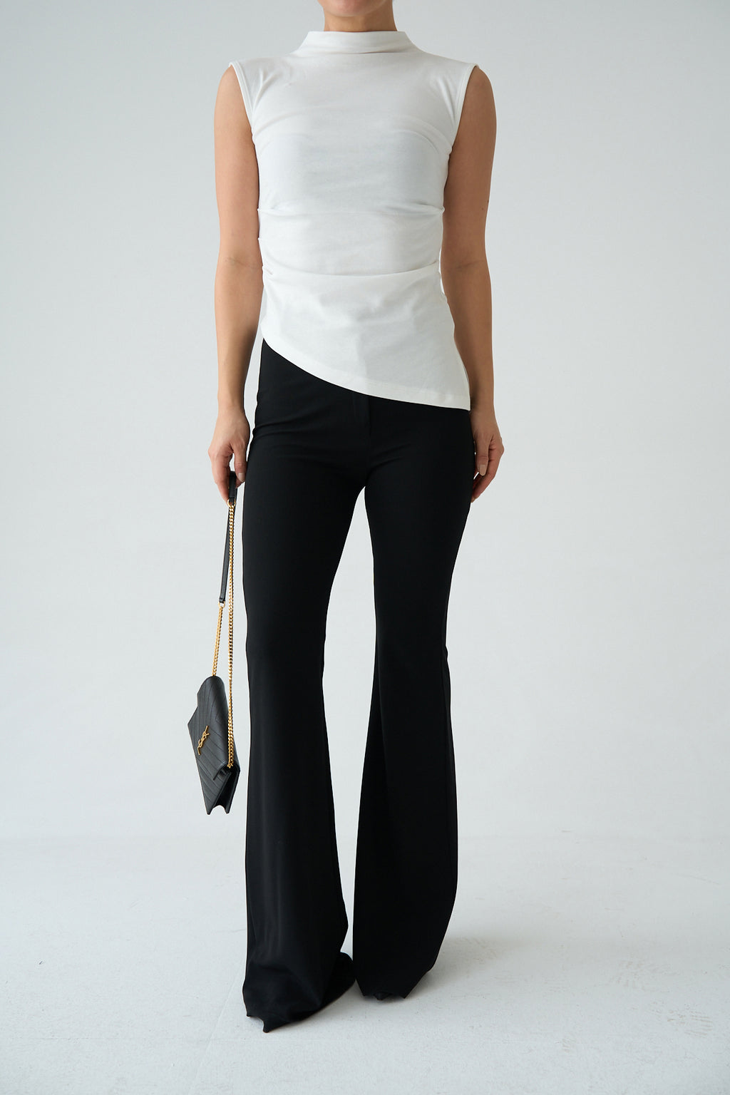 Kadın Dik Yaka Drape Detaylı Asimetrik Kolsuz Pamuklu Bluz