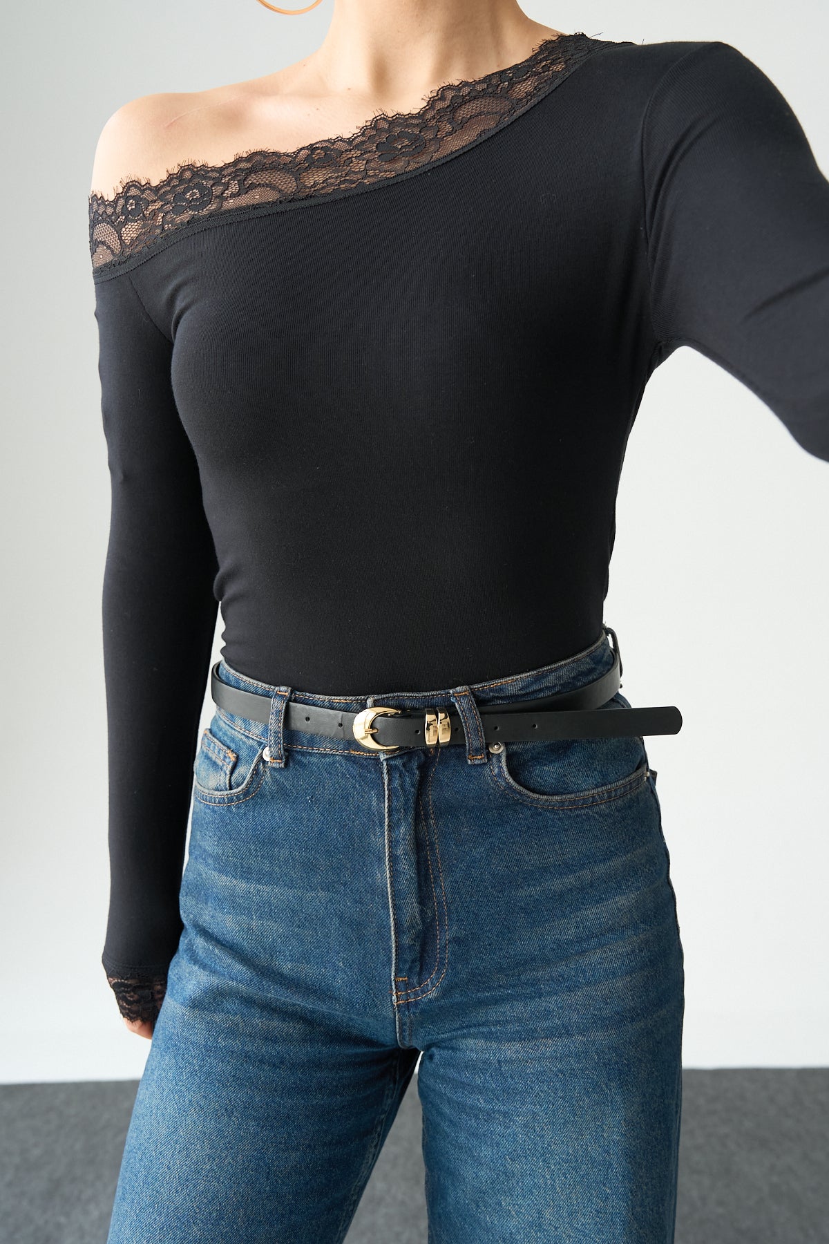 Kadın Tek Omuz Dantel Detaylı Bluz