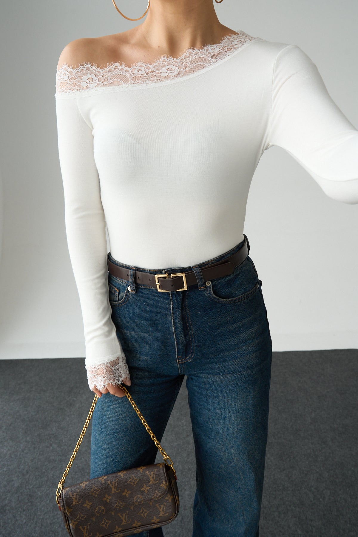 Kadın Tek Omuz Dantel Detaylı Bluz