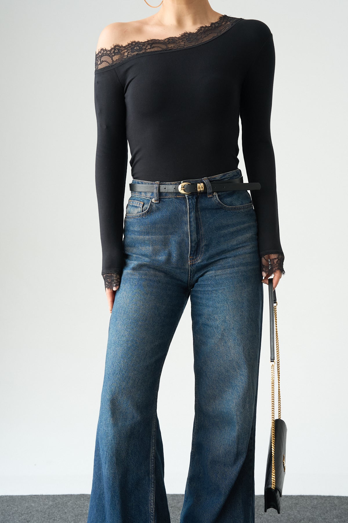 Kadın Tek Omuz Dantel Detaylı Bluz