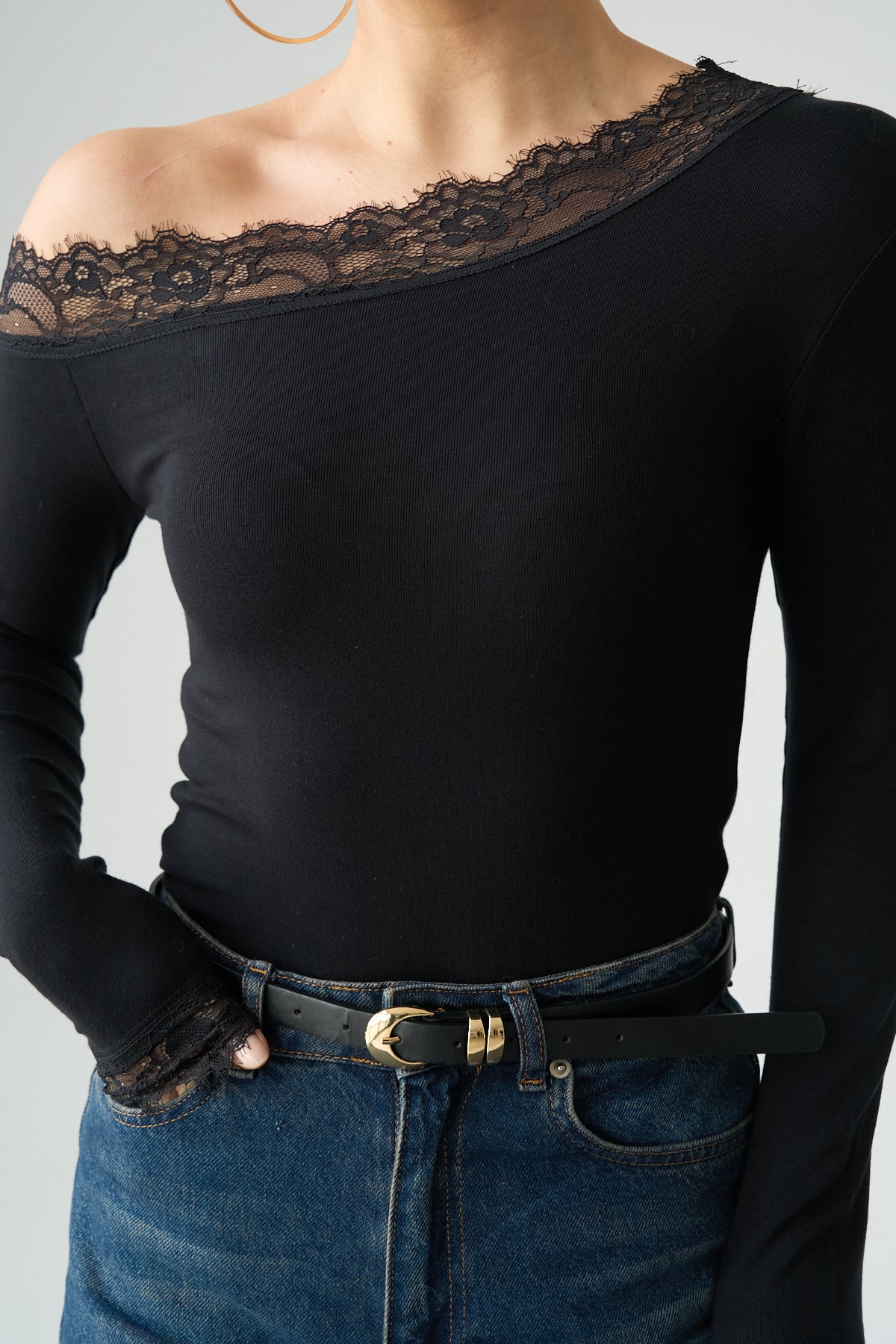 Kadın Tek Omuz Dantel Detaylı Bluz