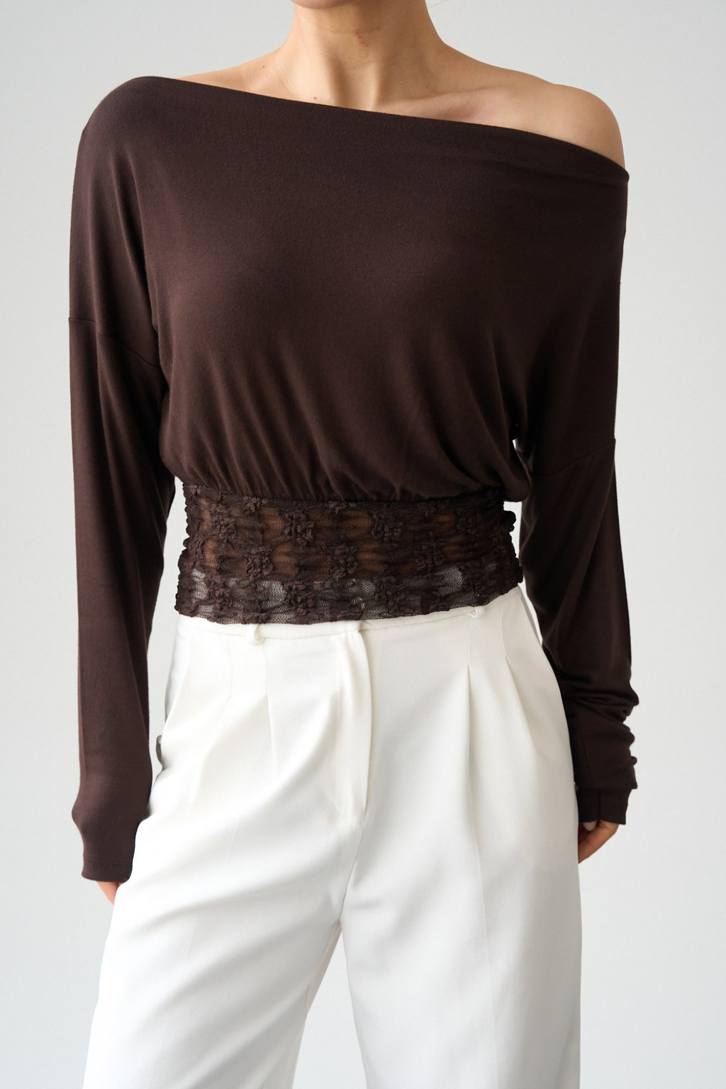 Kadın Omuzları Açık Bel Dantel Detaylı Bluz