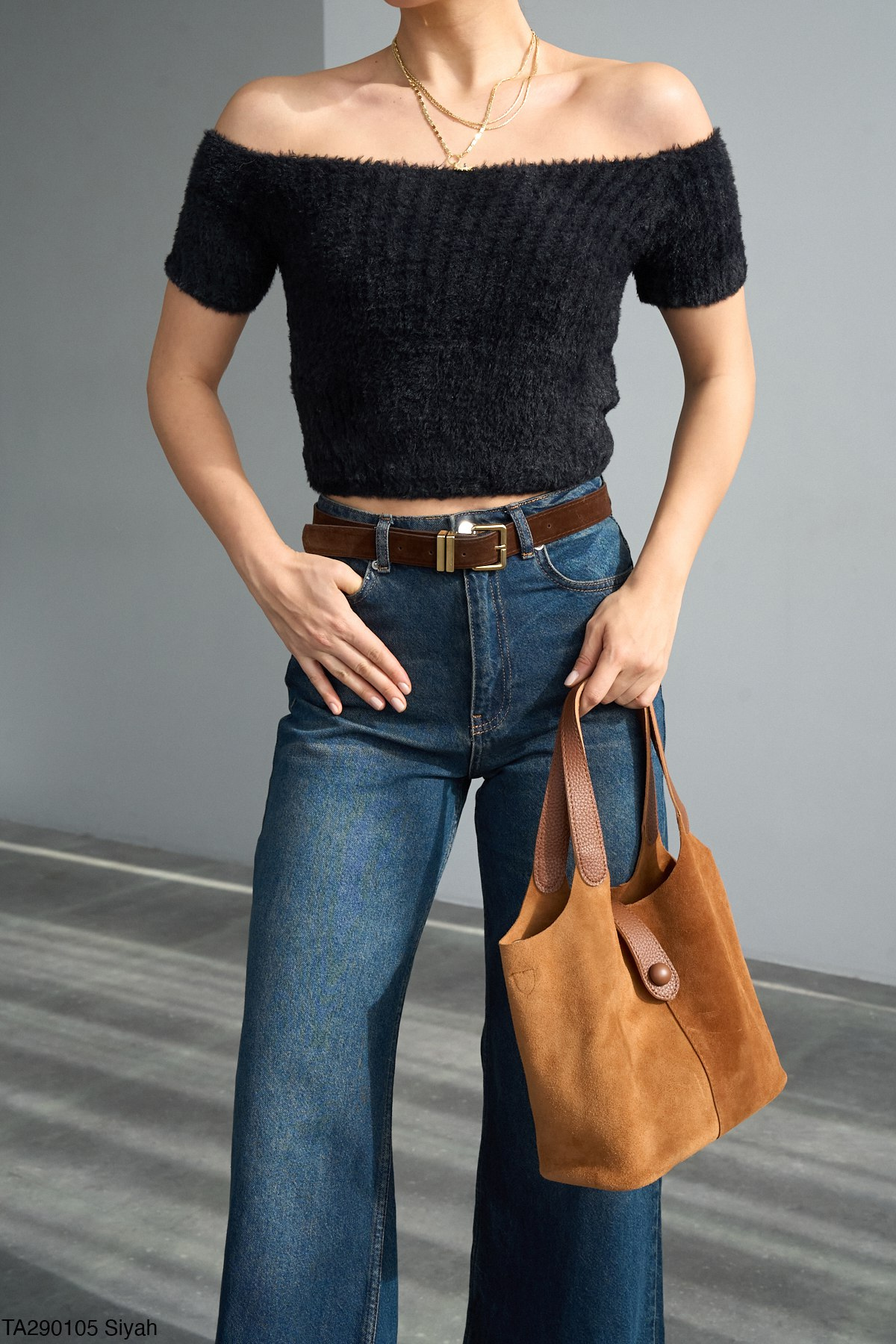 Kadın Omuzları Açık Yumuşak Dokulu Crop