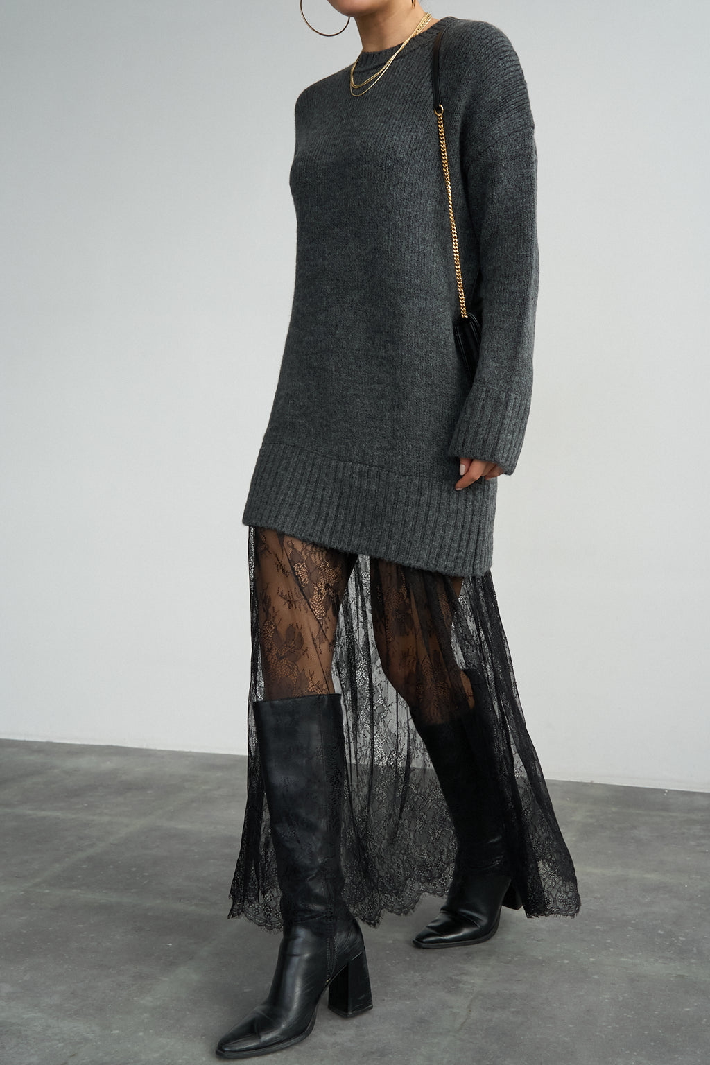 Kadın Siyah Bisiklet Yaka Dantel Detaylı Uzun Elbise