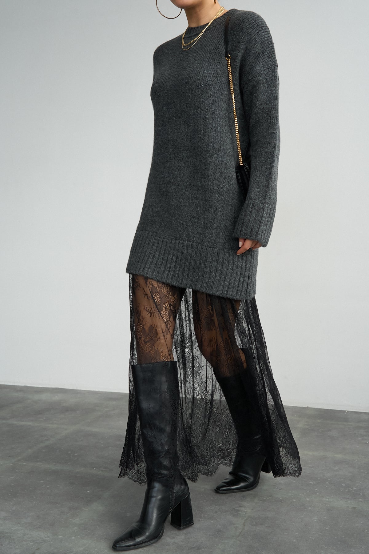 Kadın Siyah Bisiklet Yaka Dantel Detaylı Uzun Elbise