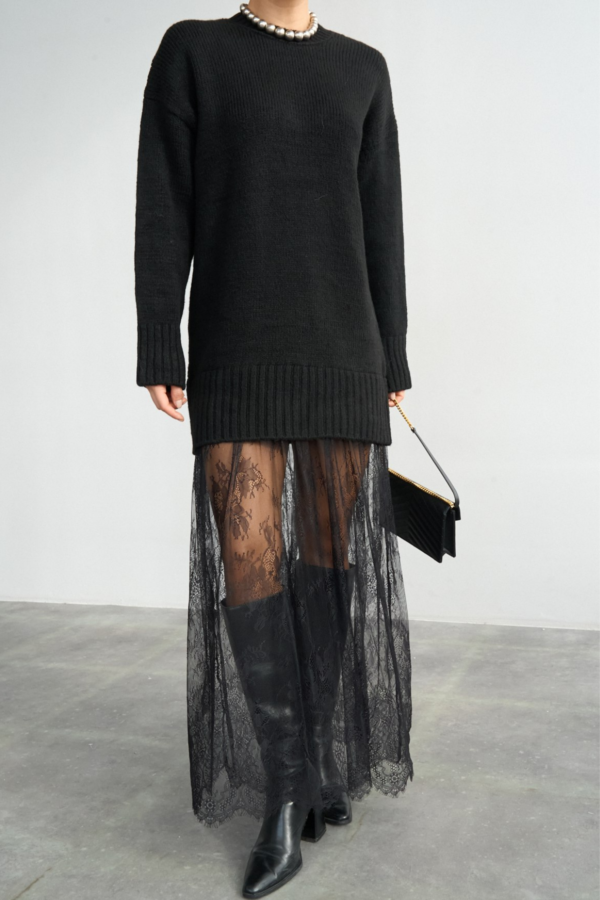 Kadın Siyah Bisiklet Yaka Dantel Detaylı Uzun Elbise