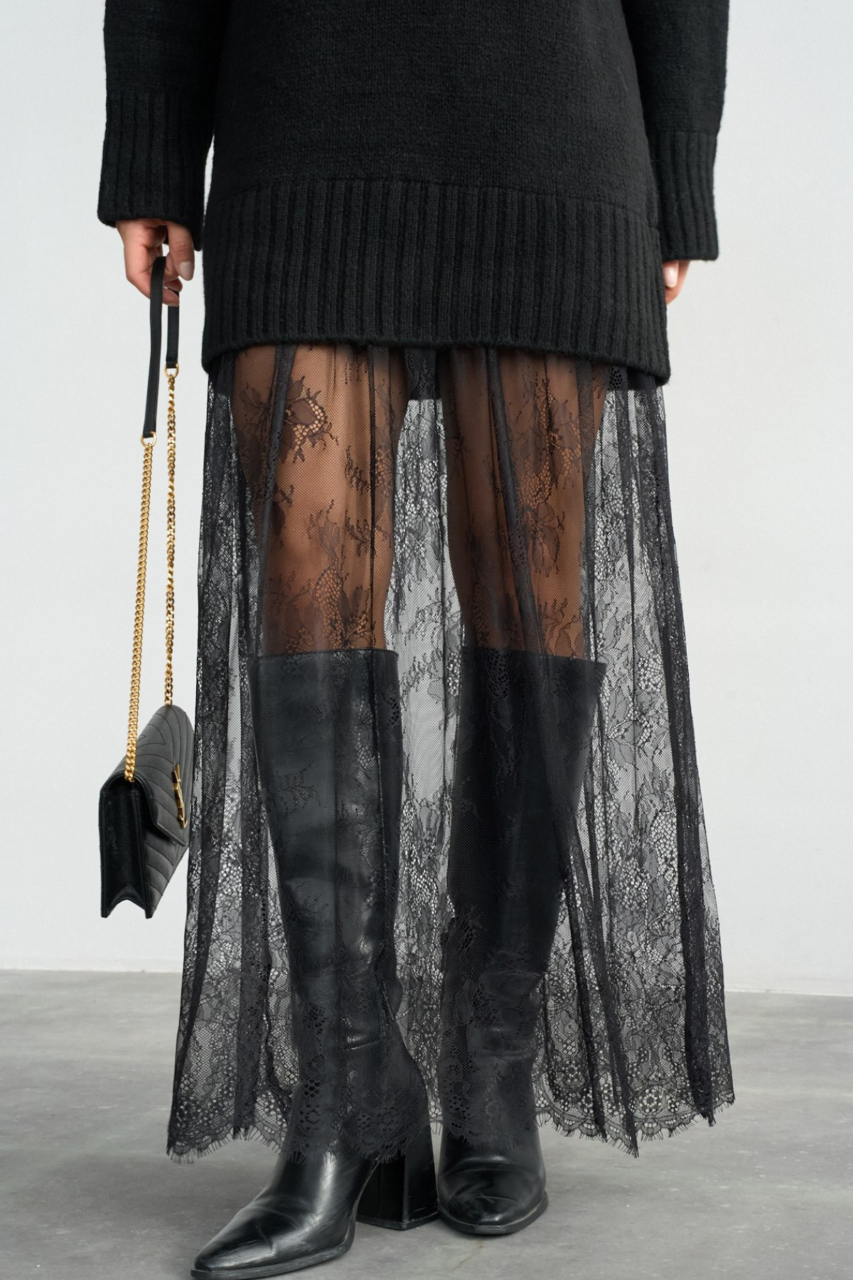 Kadın Siyah Bisiklet Yaka Dantel Detaylı Uzun Elbise