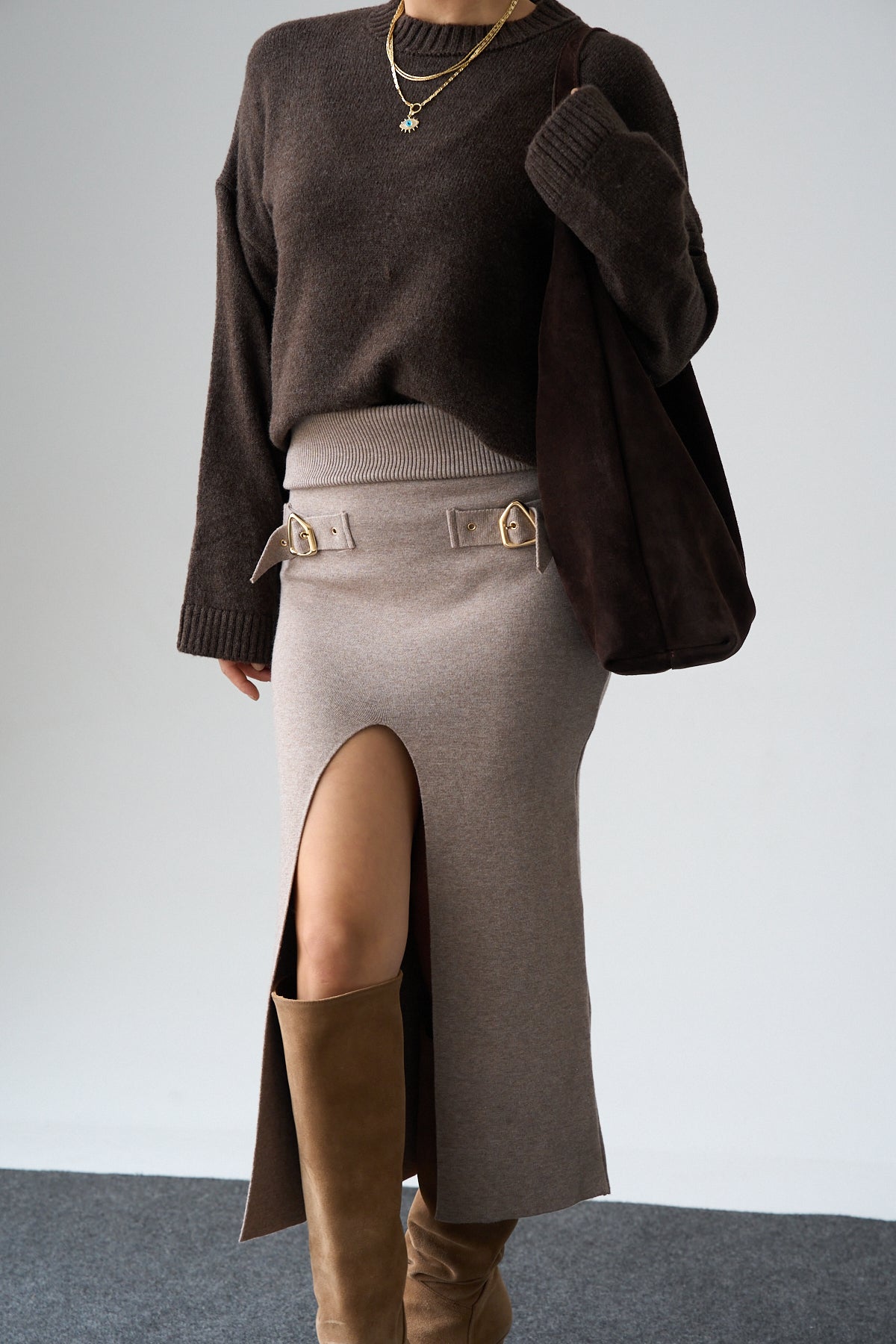 Kadın Aksesuar Detaylı Yırtmaçlı Triko Etek