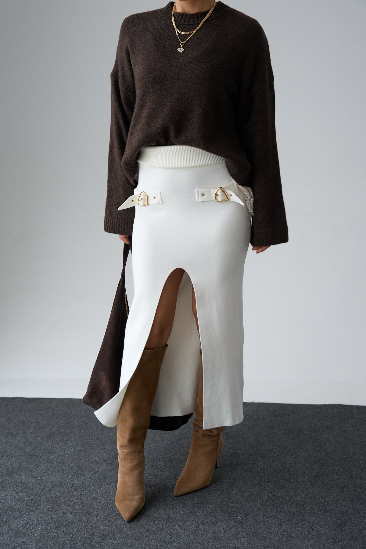 Kadın Aksesuar Detaylı Yırtmaçlı Triko Etek