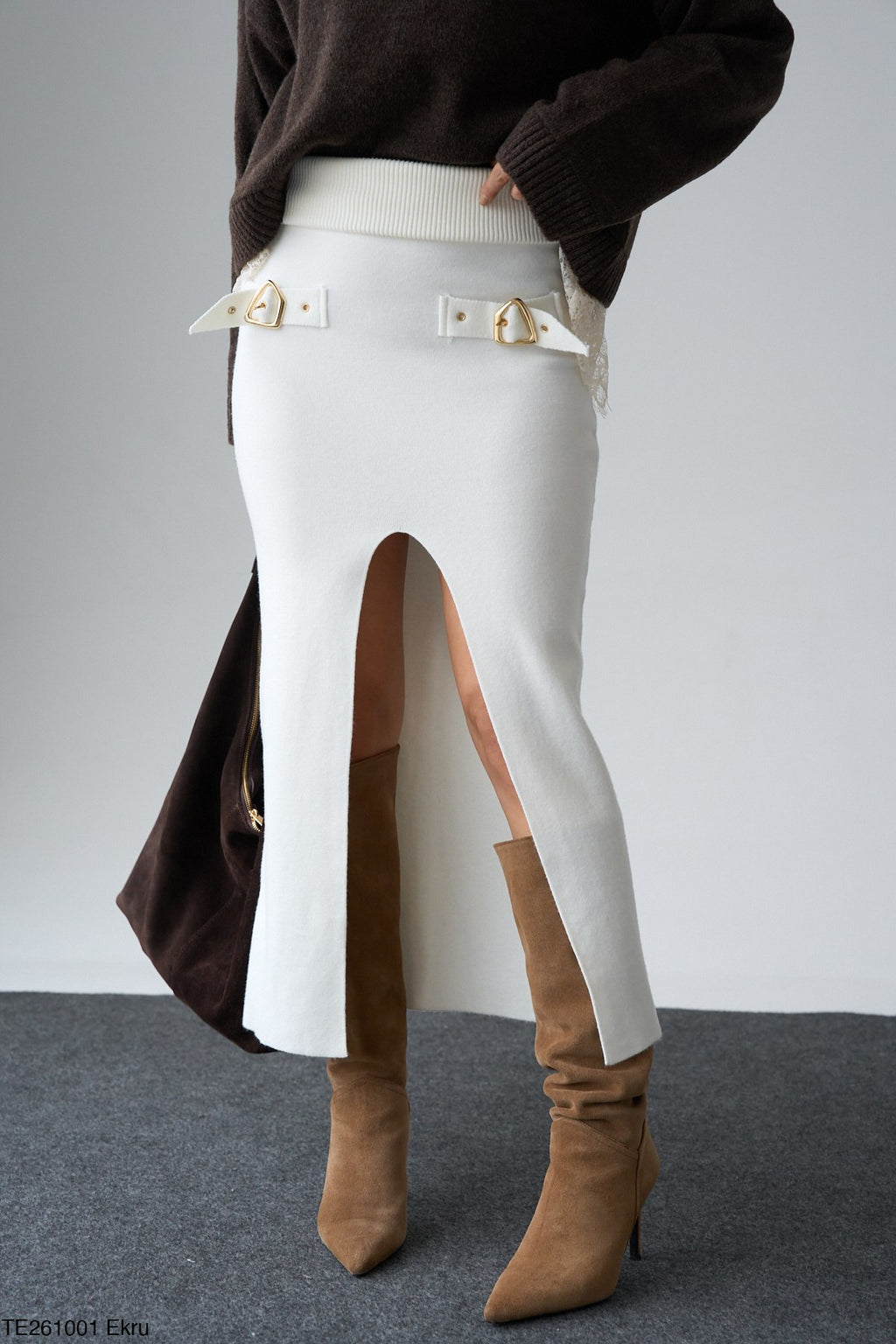 Kadın Aksesuar Detaylı Yırtmaçlı Triko Etek