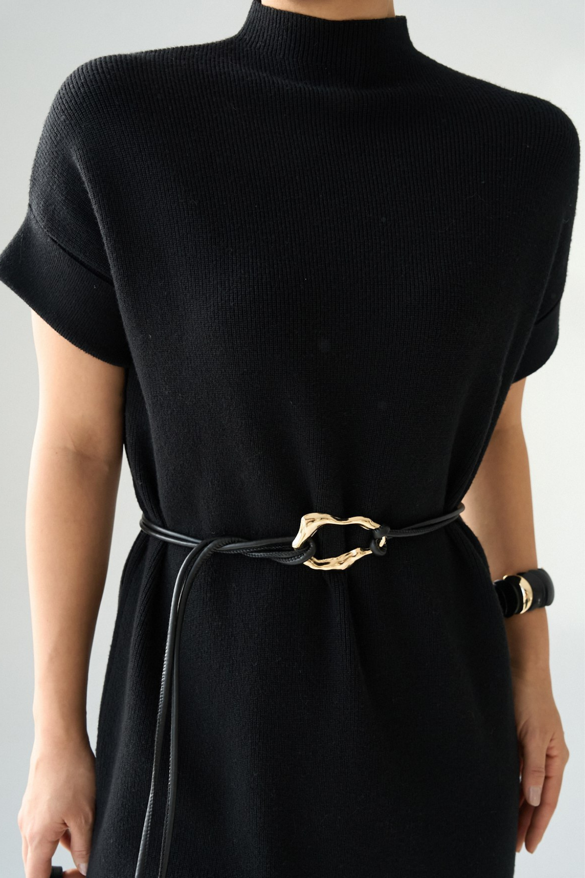 Kadın Yarım Balıkçı Yaka Kemerli Elbise