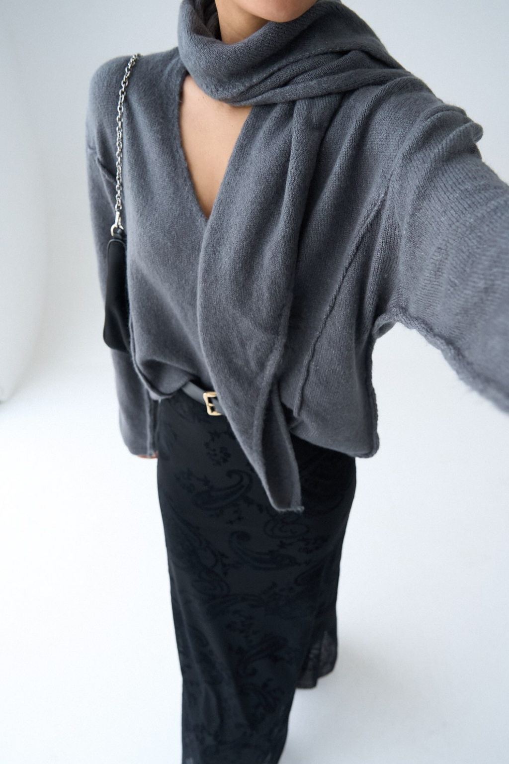 Kadın V Yaka Şal Detaylı Oversize Hırka