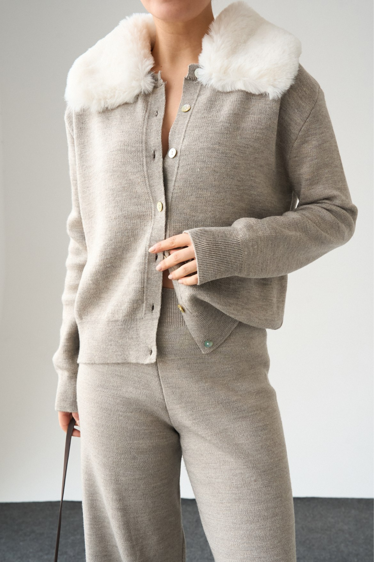 Kadın Vegan Kürk Yaka Hırka