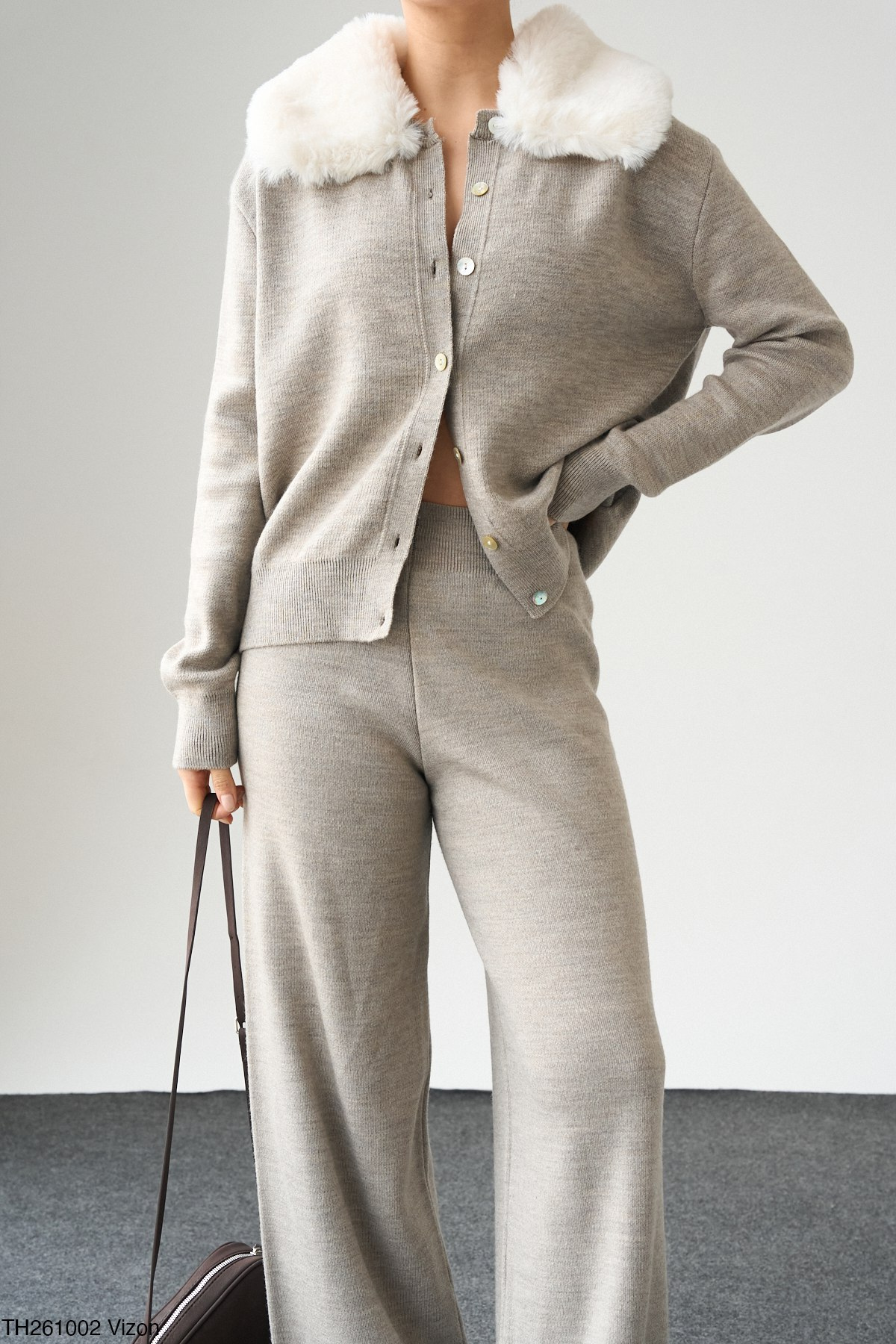 Kadın Vegan Kürk Yaka Hırka