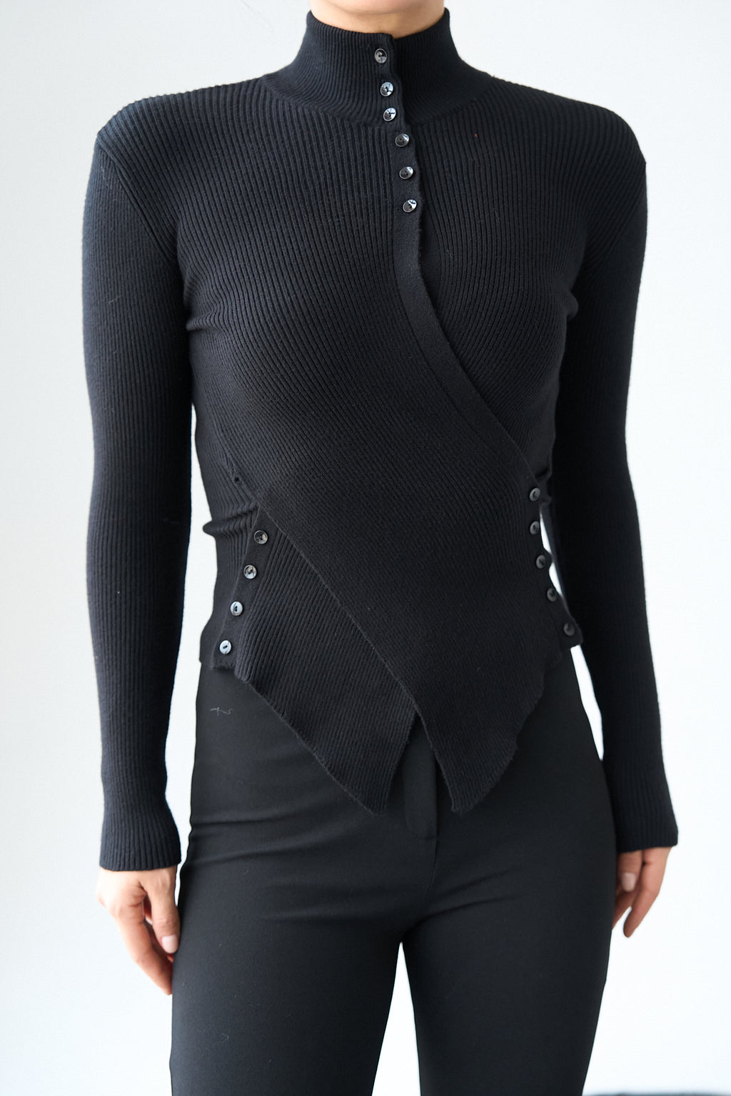 Kadın Asimetrik Düğmeli Triko Kazak