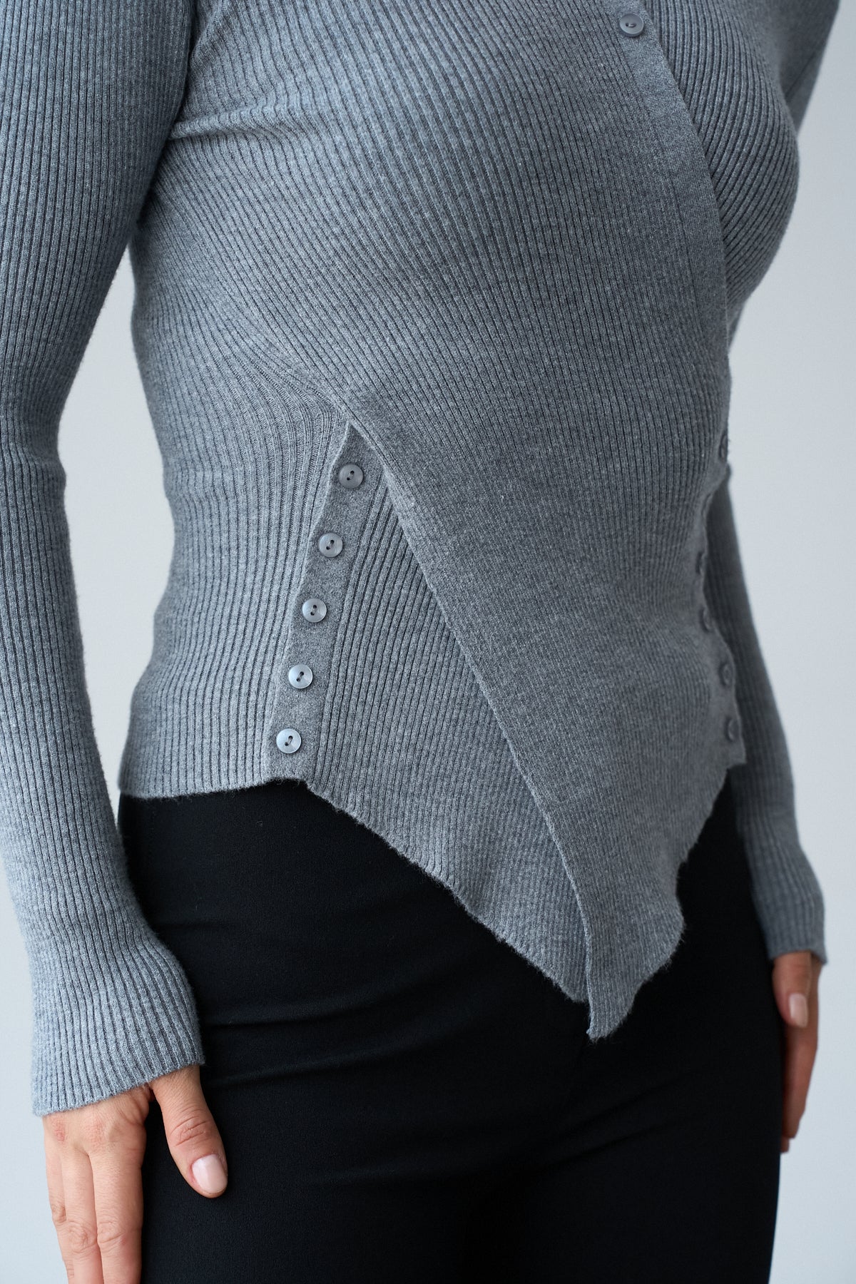 Kadın Asimetrik Düğmeli Triko Kazak