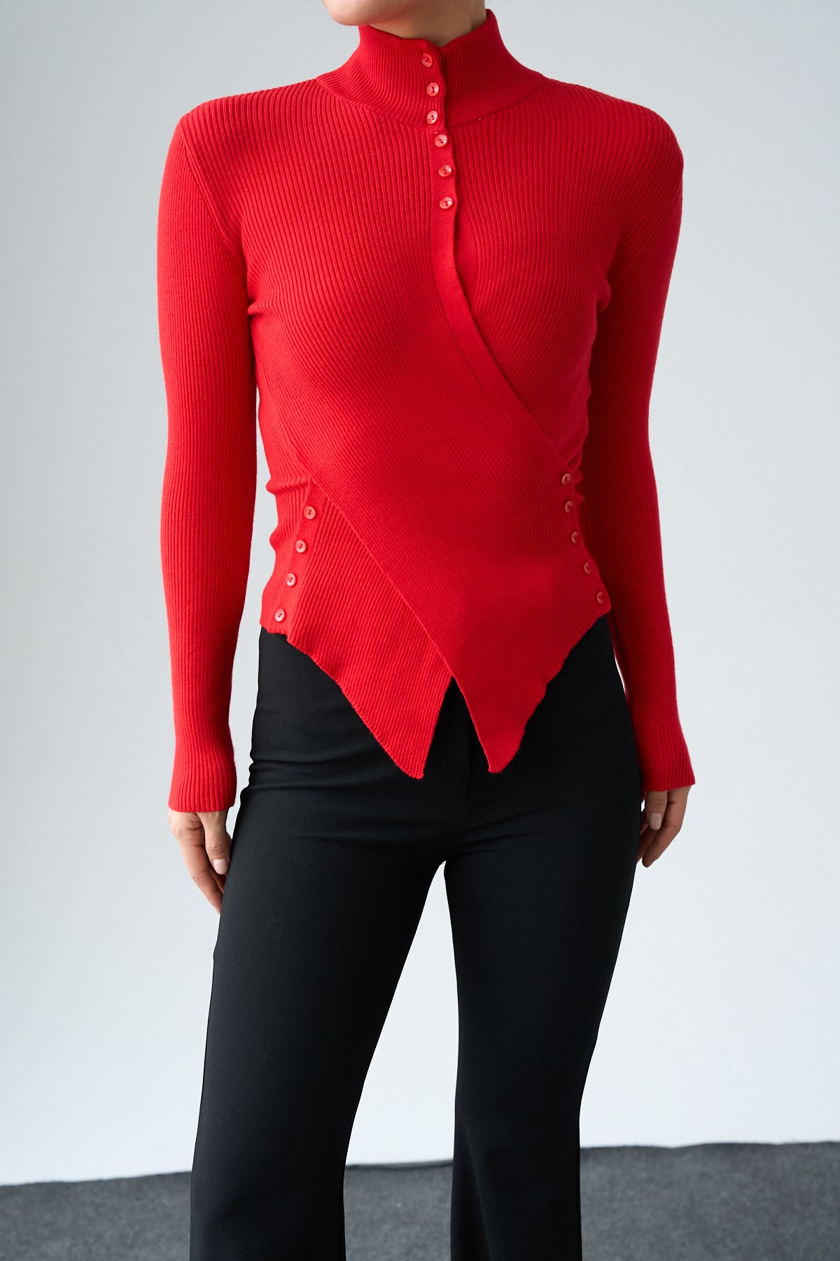 Kadın Asimetrik Düğmeli Triko Kazak