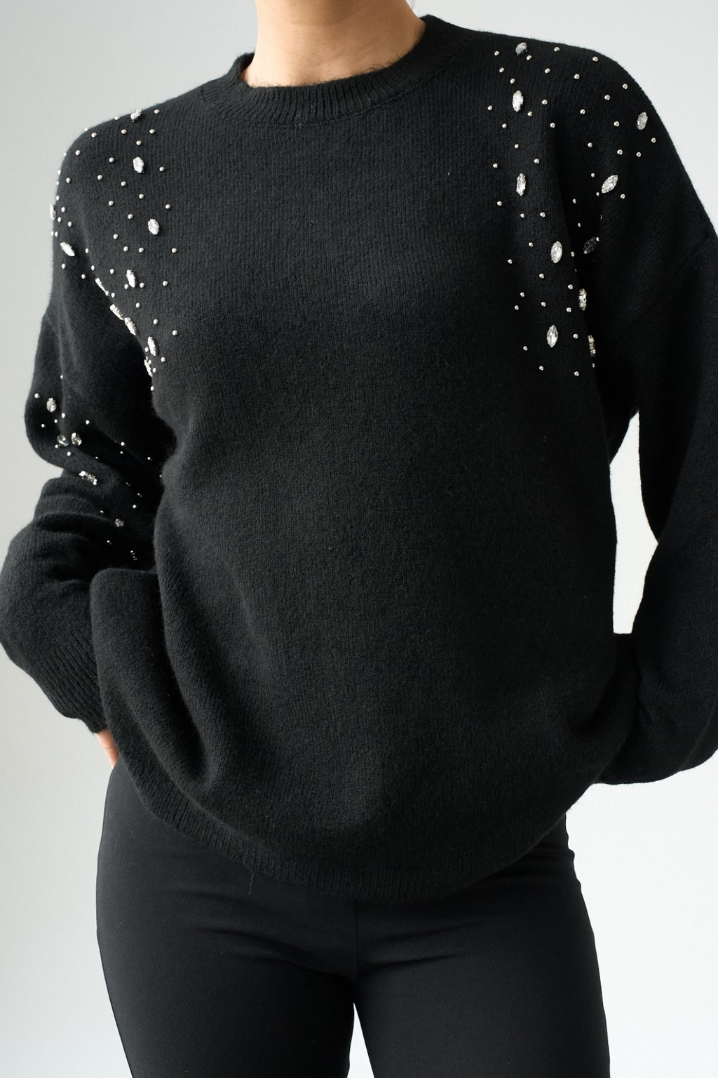 Kadın Siyah Bisiklet Yaka Omuz Taş Detaylı Kazak