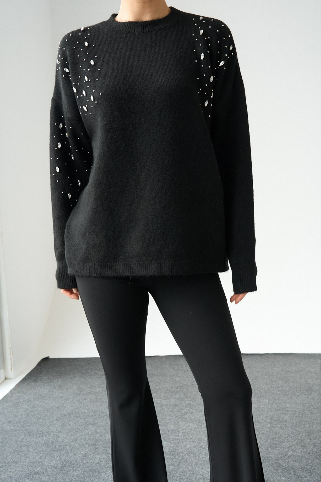 Kadın Siyah Bisiklet Yaka Omuz Taş Detaylı Kazak