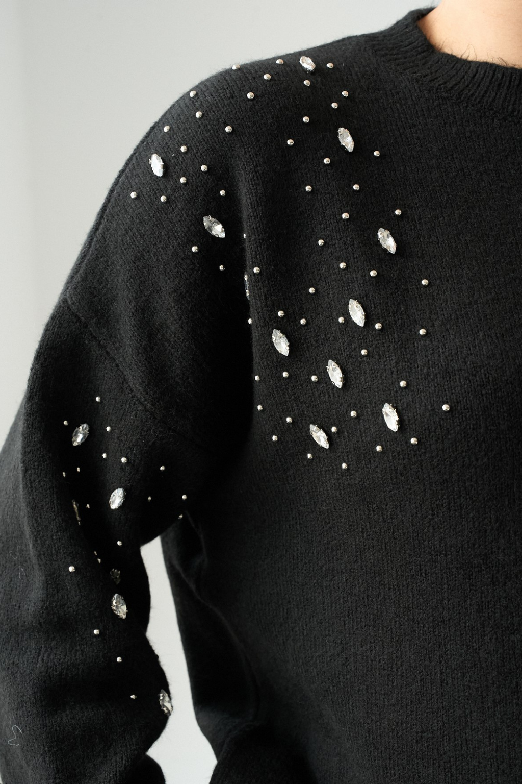 Kadın Siyah Bisiklet Yaka Omuz Taş Detaylı Kazak