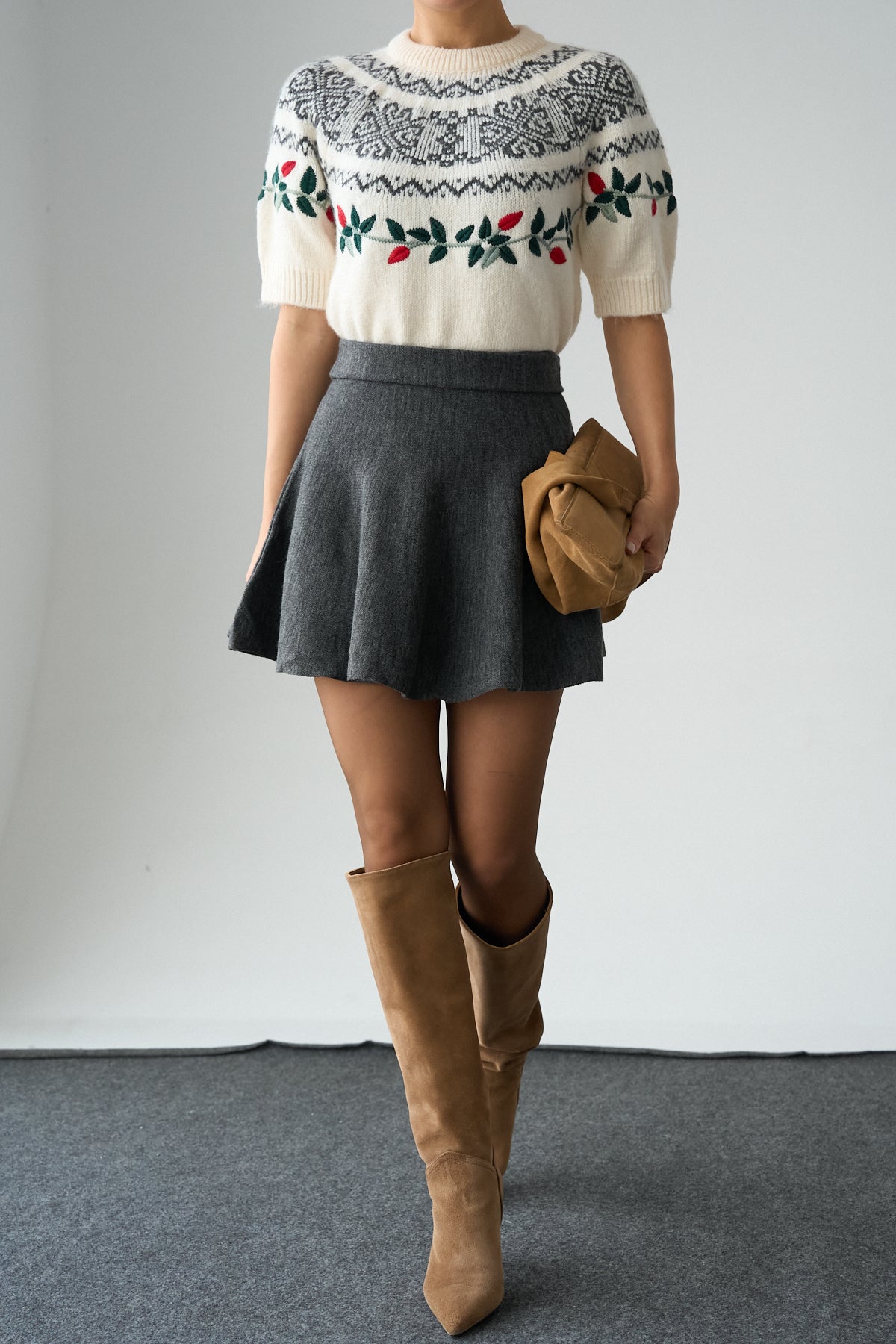 Kadın Krem Bisiklet Yaka Kısa Kollu Jakar İşlemeli Kazak