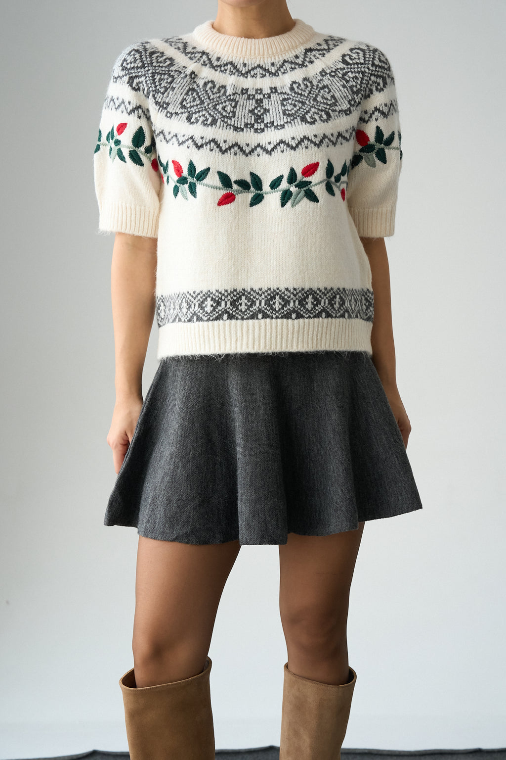 Kadın Krem Bisiklet Yaka Kısa Kollu Jakar İşlemeli Kazak