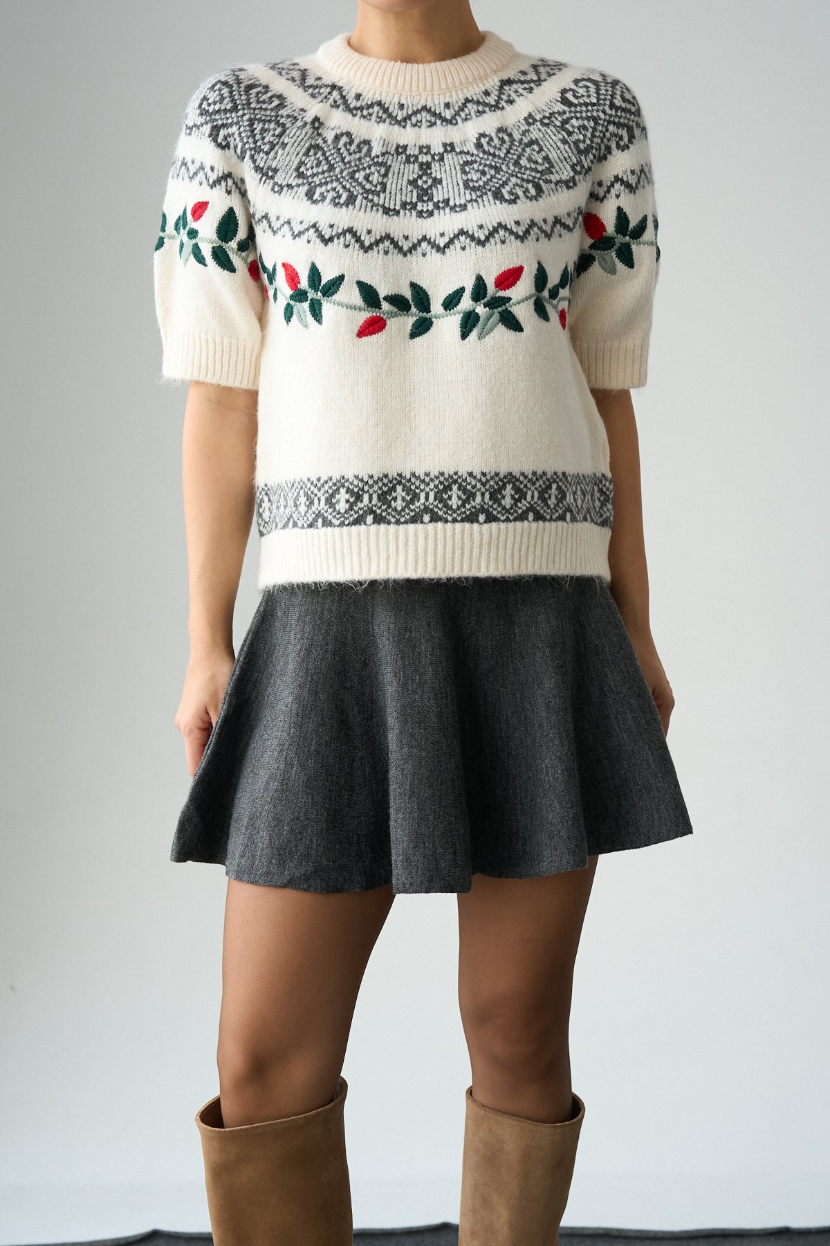 Kadın Krem Bisiklet Yaka Kısa Kollu Jakar İşlemeli Kazak