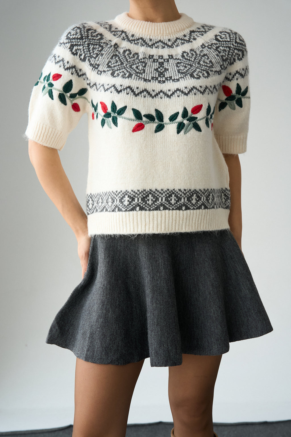 Kadın Krem Bisiklet Yaka Kısa Kollu Jakar İşlemeli Kazak