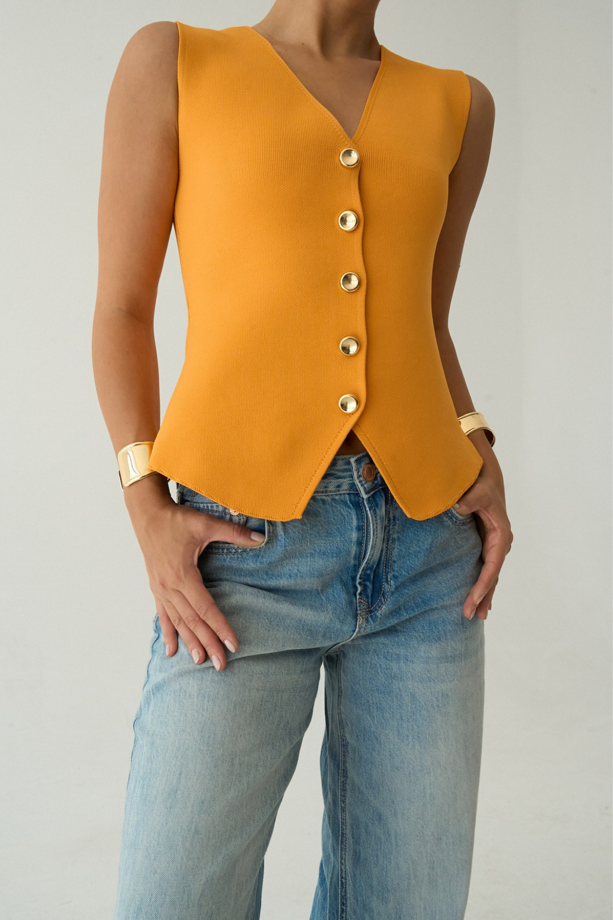 Kadın V Yaka Gold Düğmeli Yelek