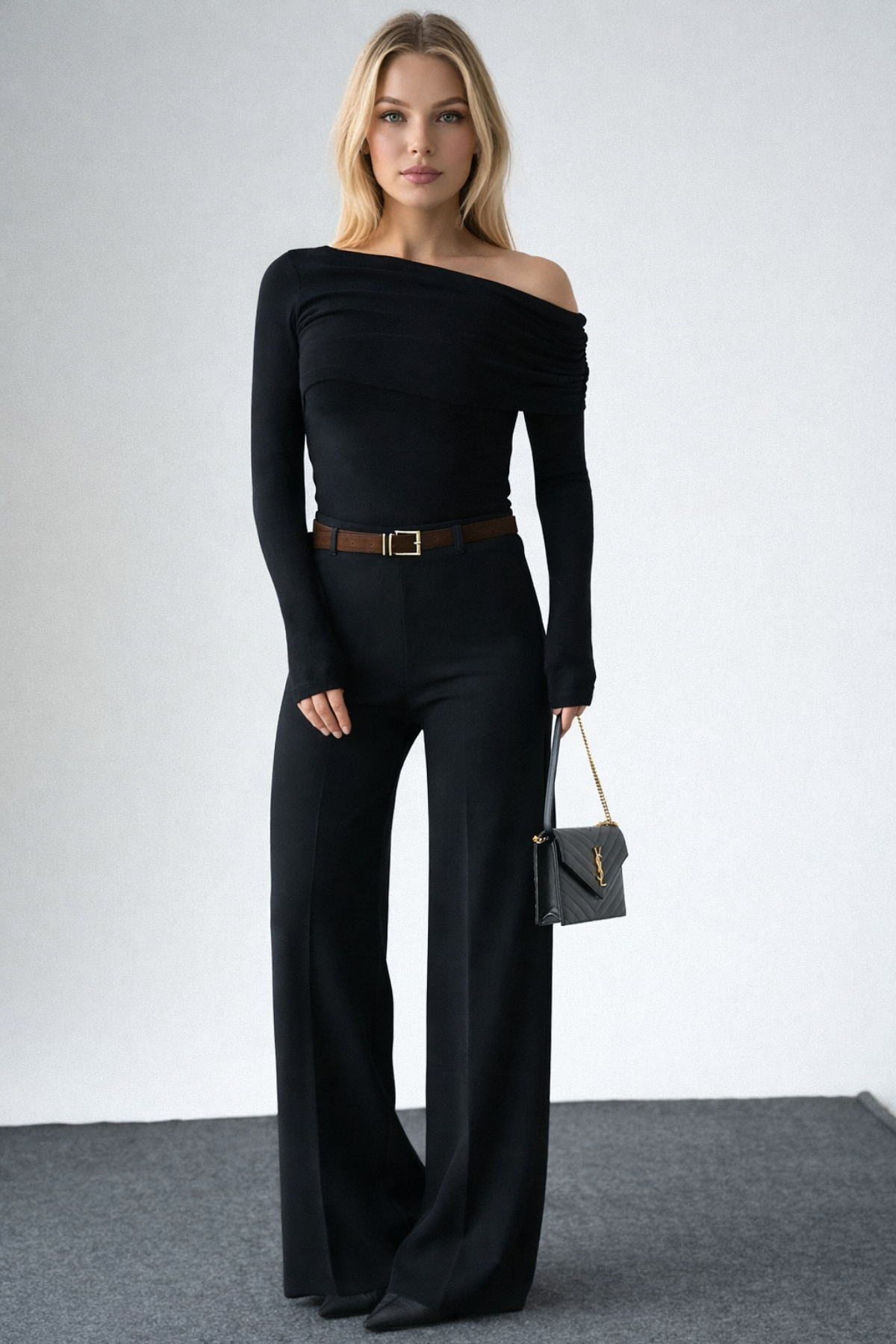 Kadın Siyah İspanyol Paça Kemerli Pantolon