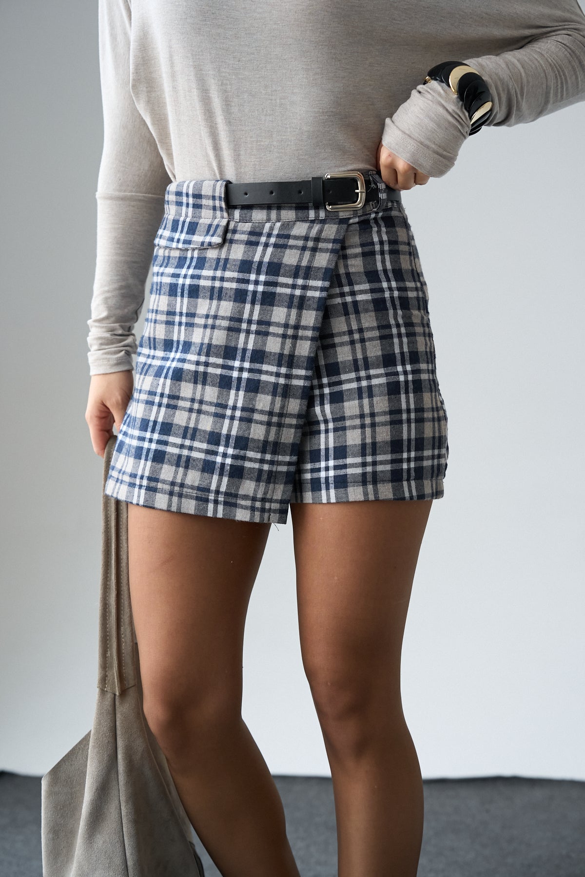 Kadın Lacivert Ekose Desenli Kemerli Şort Etek