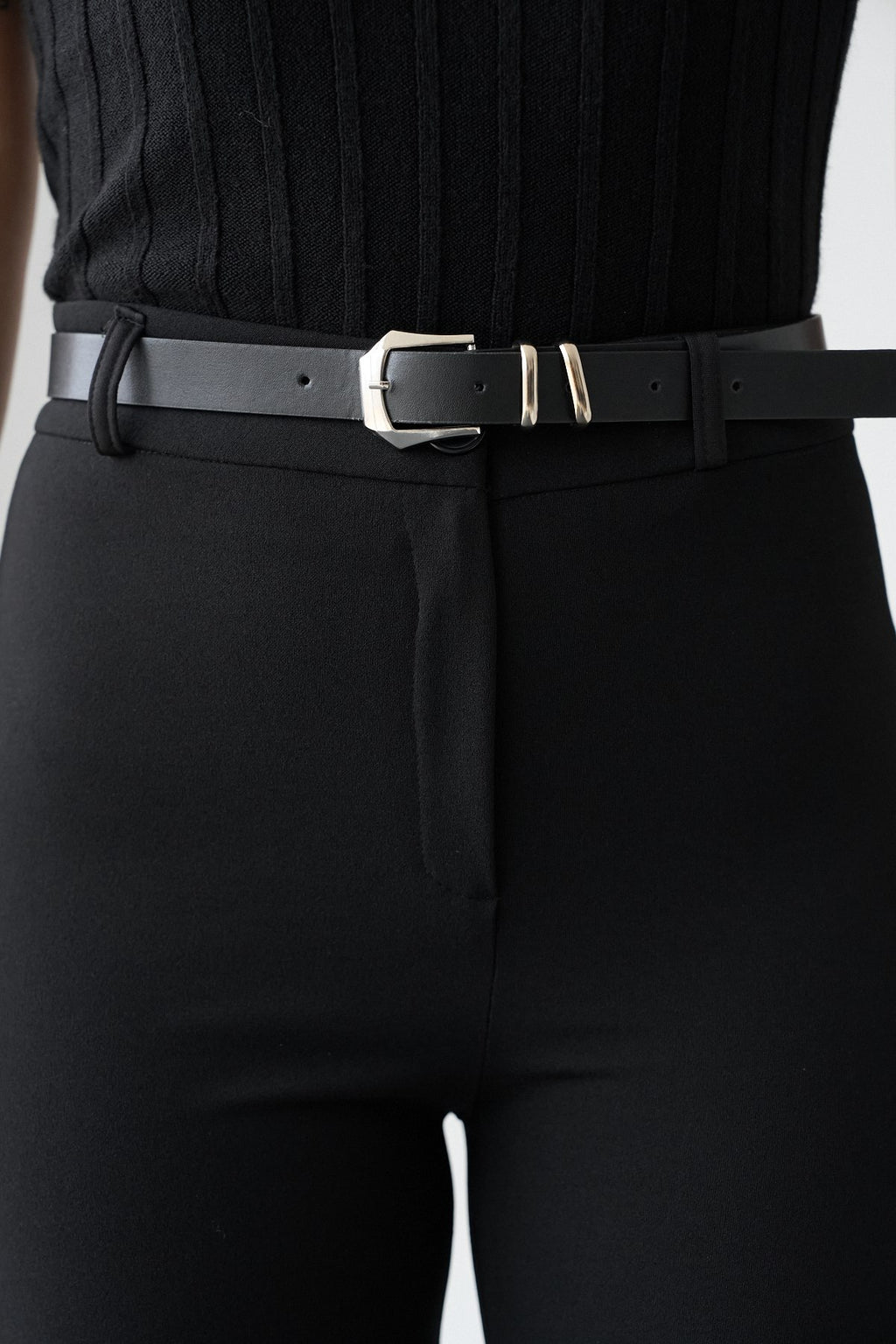 Kadın Siyah Kemerli İspanyol Paça Push Up Pantolon