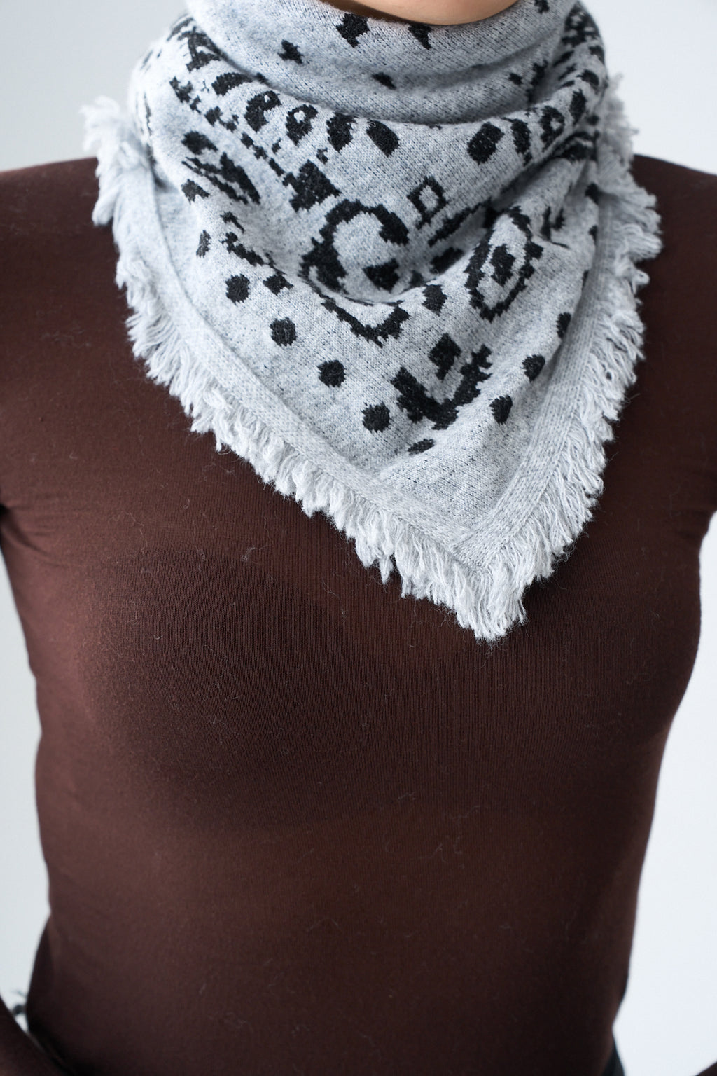 Kadın Şal Desenli Püsküllü Bandana