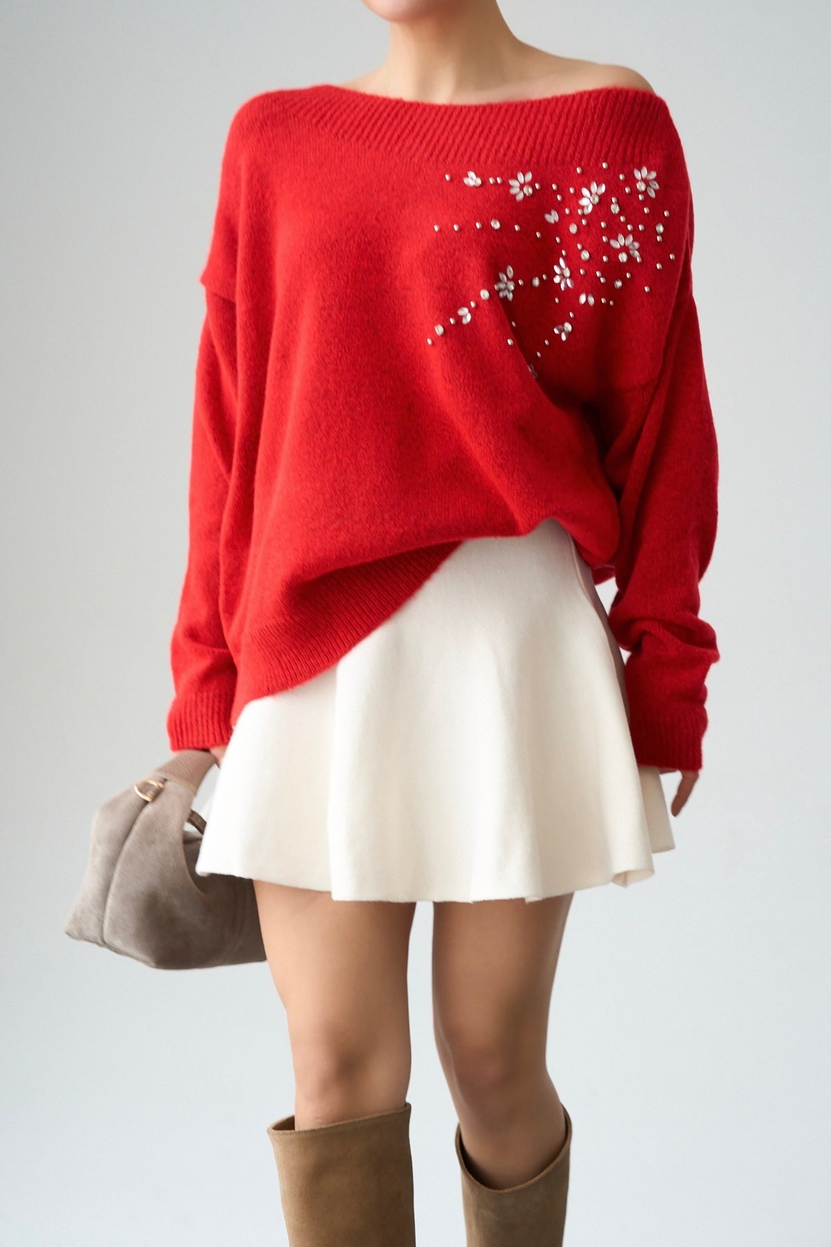 Kadın Kırmızı Kayık Yaka Taş Nakış İşleme Detaylı Kazak