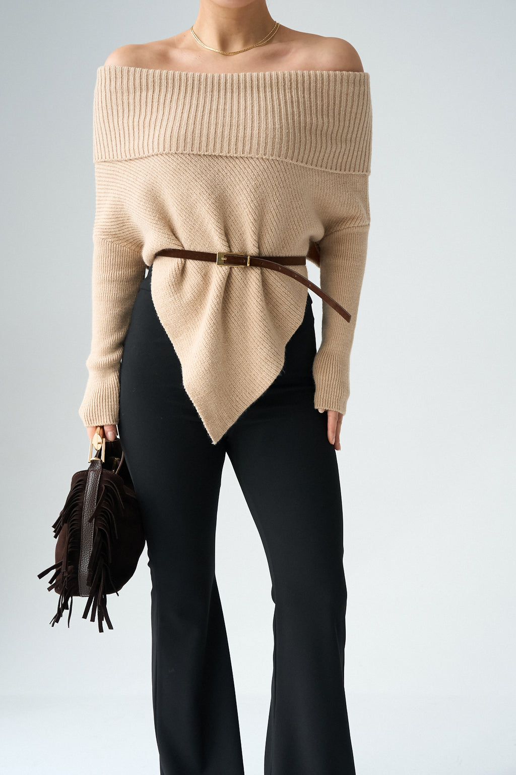 Kadın Madonna Yaka Üçgen Kesim Kazak