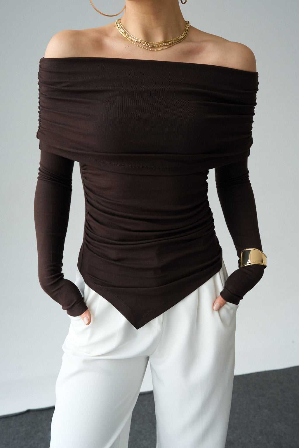 Kadın Madonna Yaka Asimetrik Kesim Büzgülü Bluz