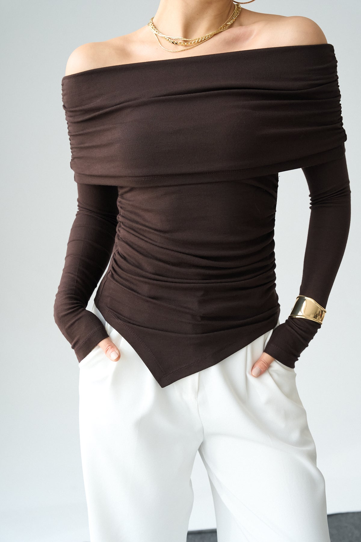 Kadın Madonna Yaka Asimetrik Kesim Büzgülü Bluz