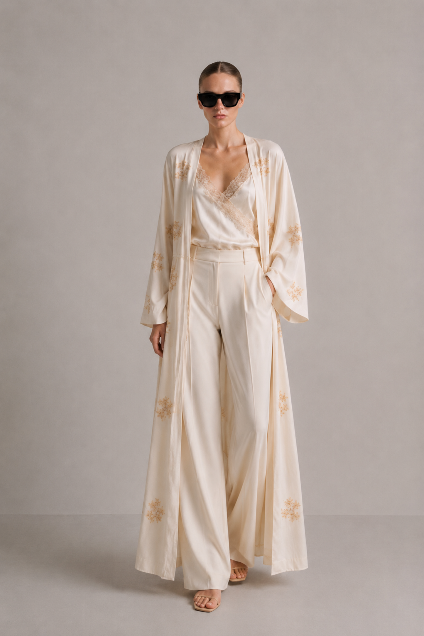 Kadın İşlemeli Kuşak Detaylı Abaya / Kimono