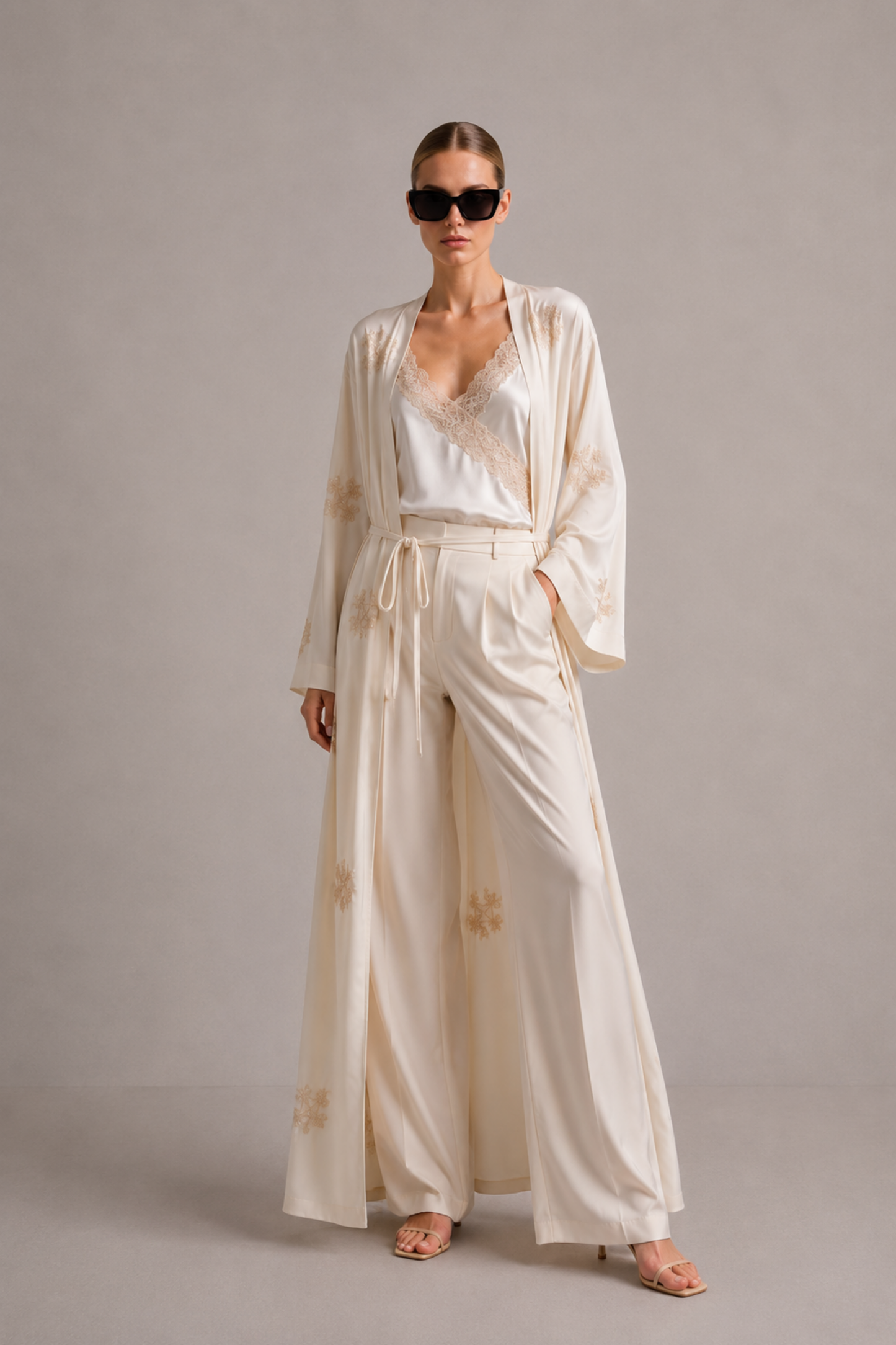 Kadın İşlemeli Kuşak Detaylı Abaya / Kimono