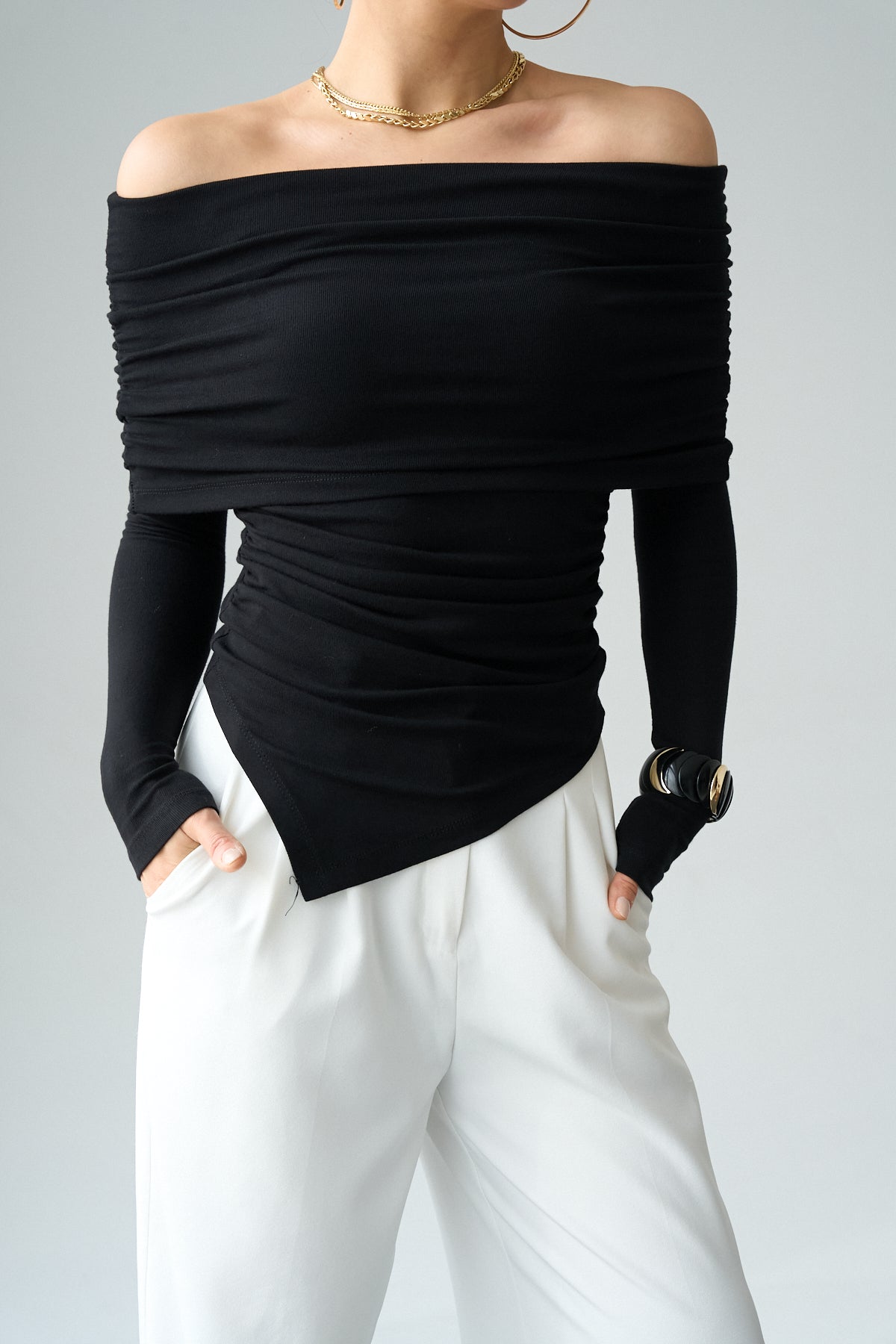 Kadın Madonna Yaka Asimetrik Kesim Büzgülü Bluz